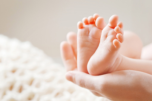 为婴儿或新生儿童起名字：父母应该考虑哪些因素？