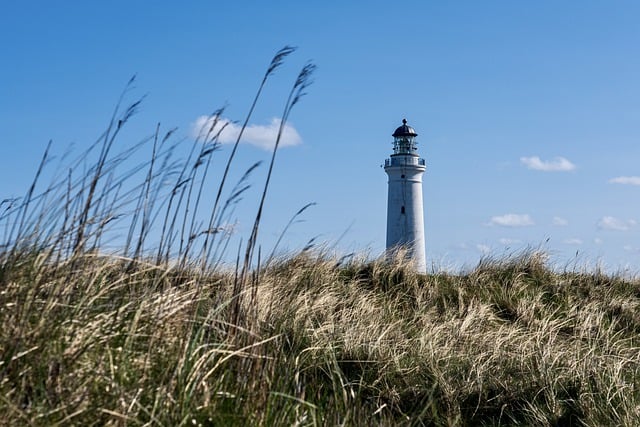 lighthouse-7952718_640