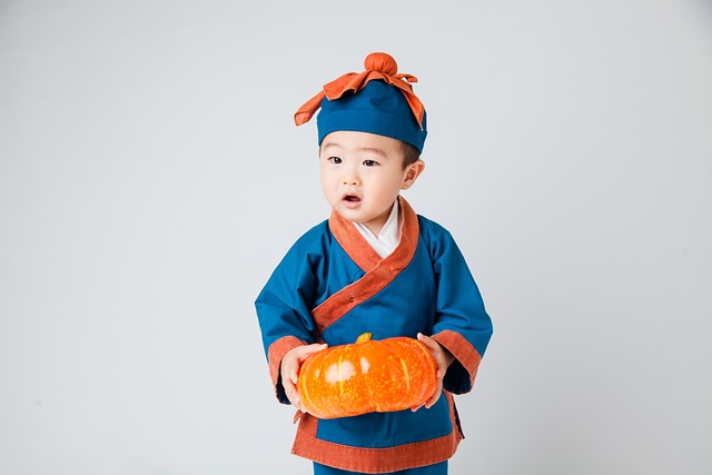 costume-child-2507271_640.jpg